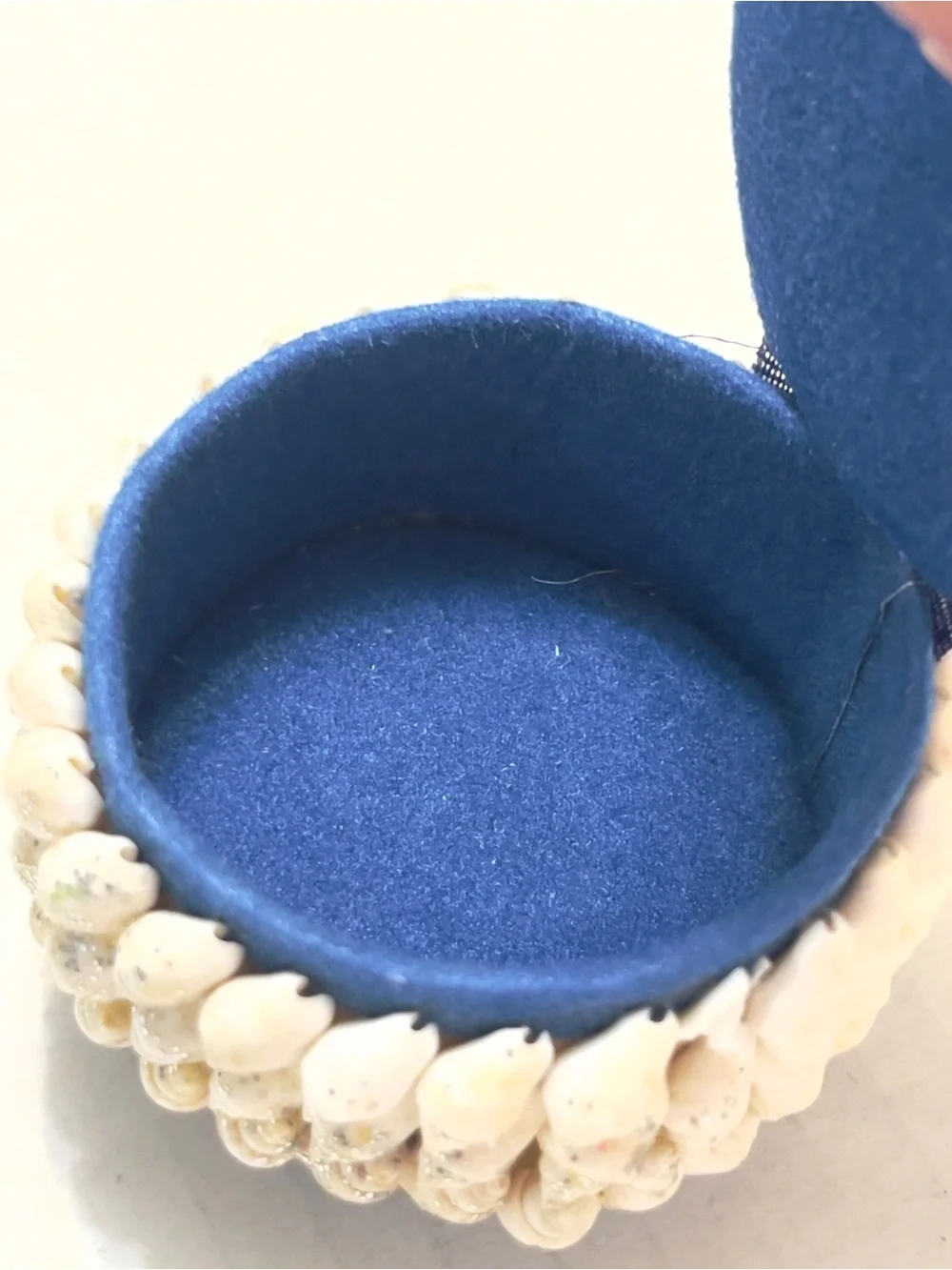 Sea shell round trinket jewelry box glitter coastal